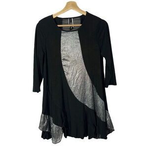 Curvesque Black & Silver Metallic Asymmetrical Hem Blouse S